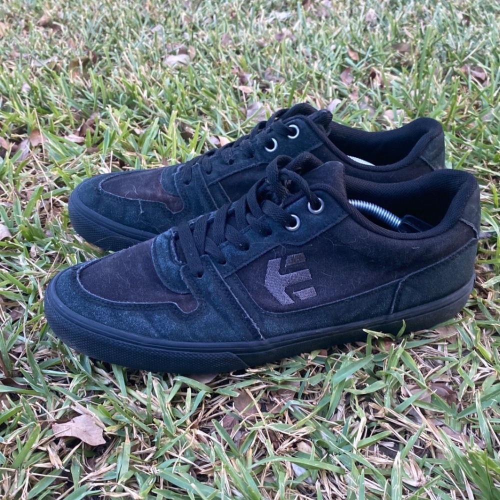 Etnies Rebel Mens Black Skate Shoes Low Top Sneakers ETF22MVL040G-1 Size 9